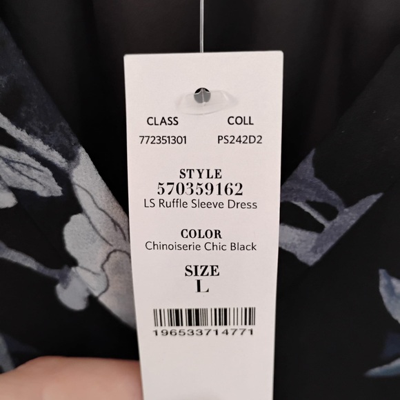 White House Black Market Monochrome Floral Dress - Picture 3 of 10